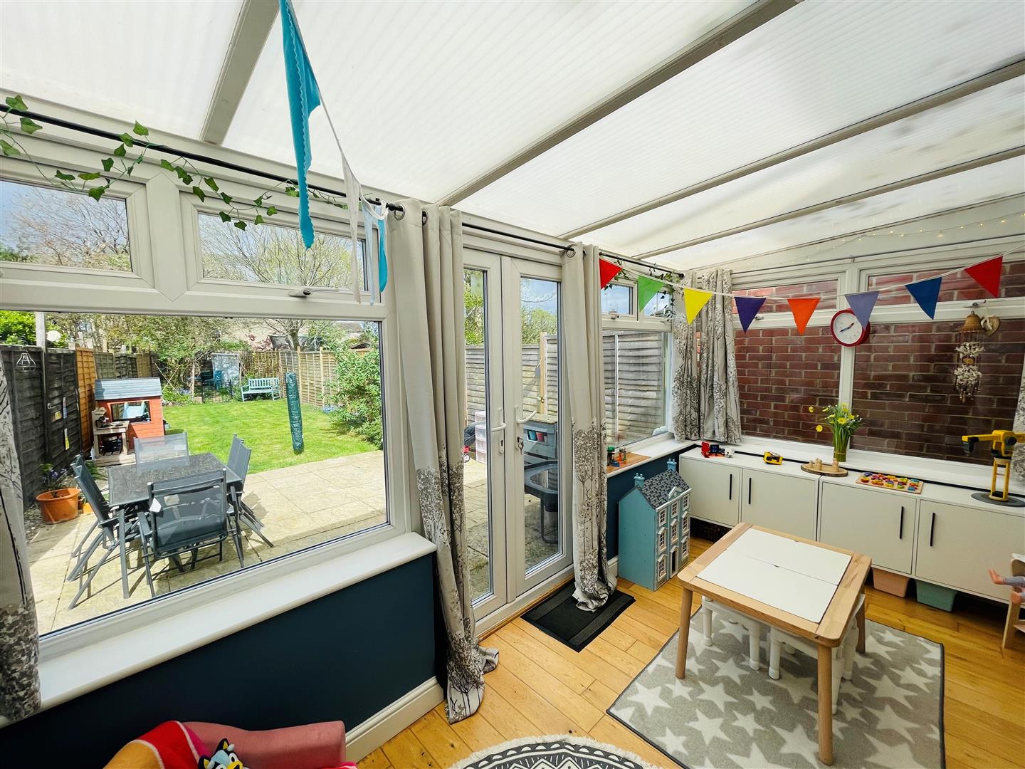 Warwick Crescent, Melksham Lock and Key